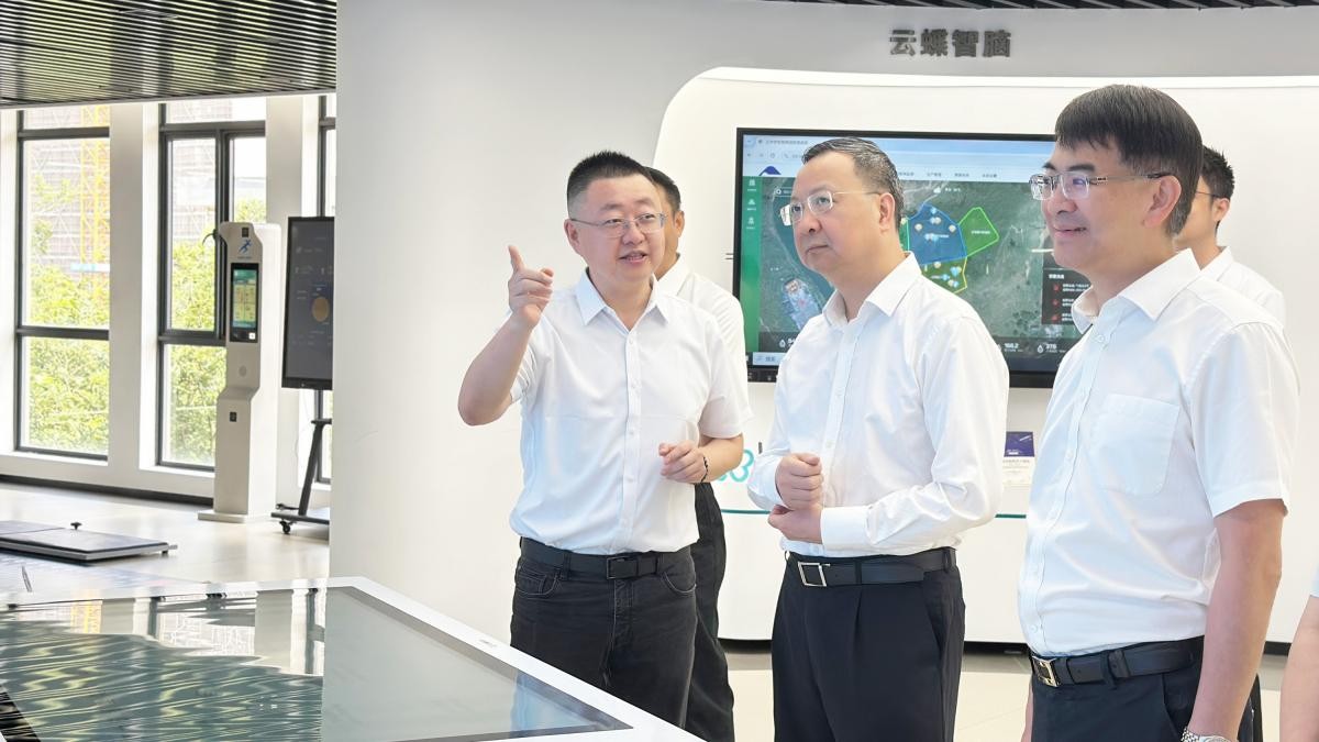 廣州市委常委、統(tǒng)戰(zhàn)部部長王煥清一行到訪云蝶科技參觀調(diào)研